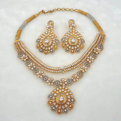 WHITE VIVITA NECKLACE SET