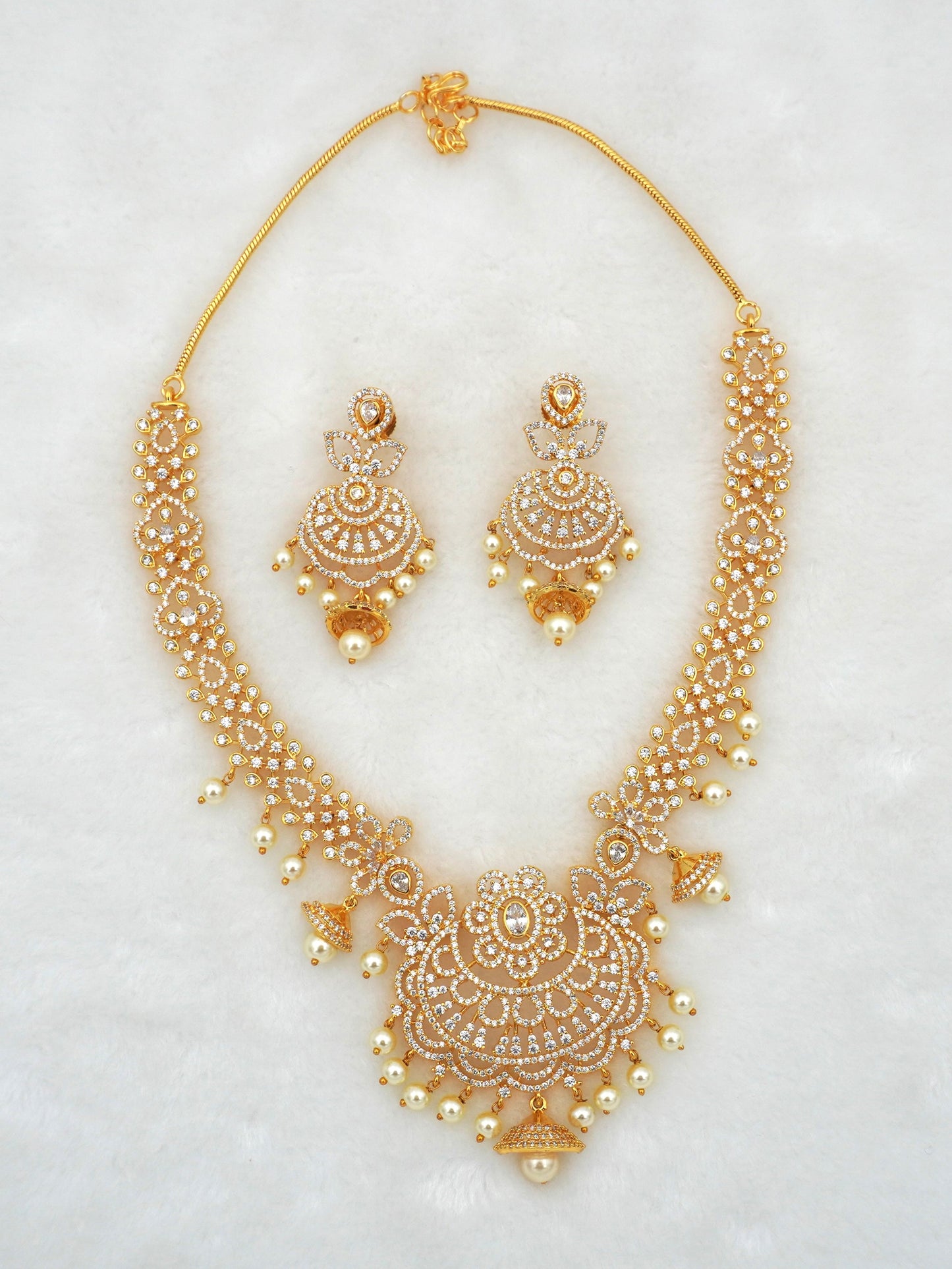 WHITE MALATI NECKLACE SET