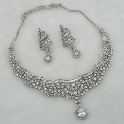 SILVER JAZLYN NECKLACE SET