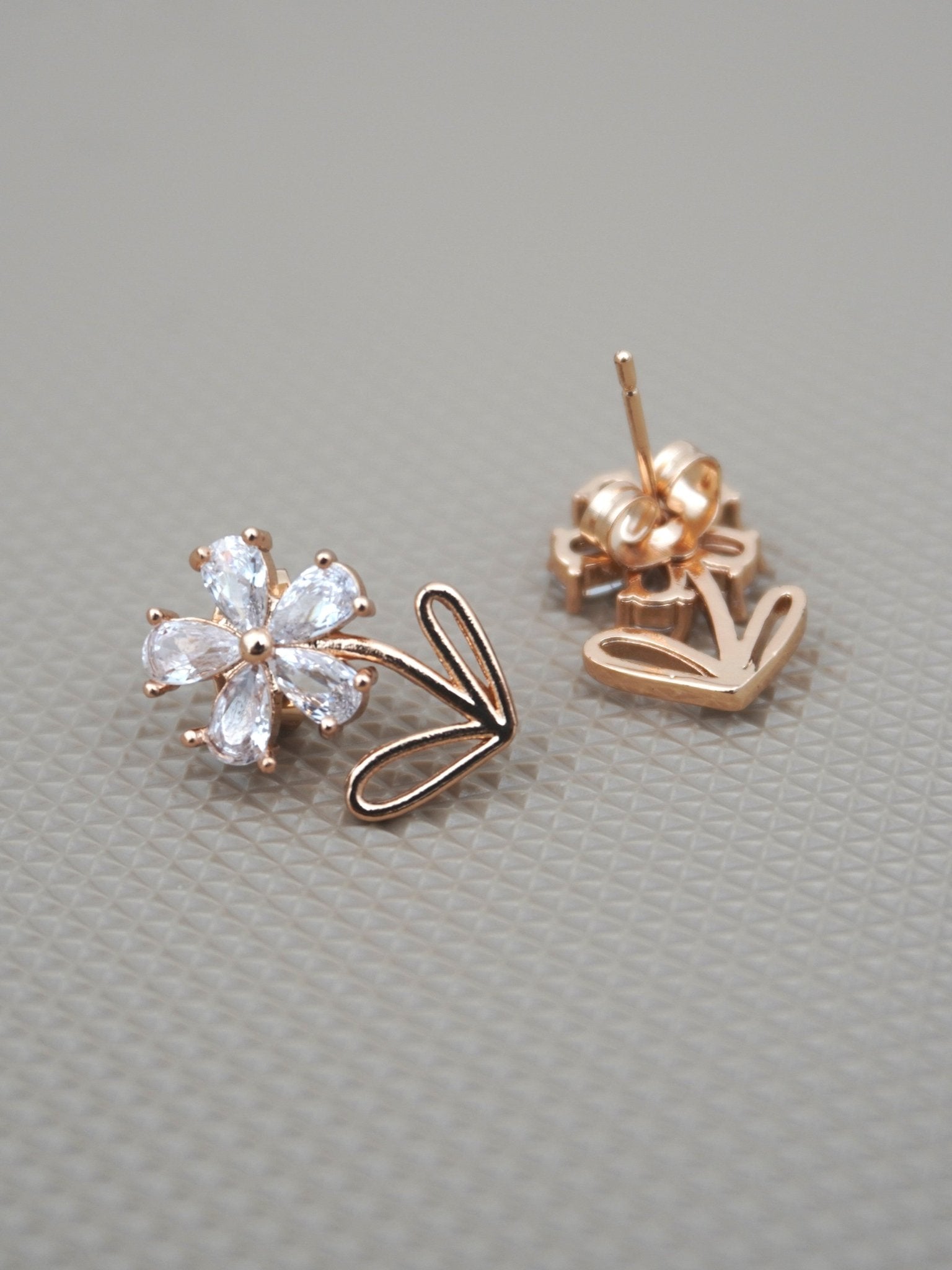 GOLD SALVIA ZIRCONIA STUDS - Jewels of Iva